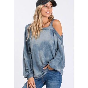 ✨RESTOCK! Cold Shoulder Top!
